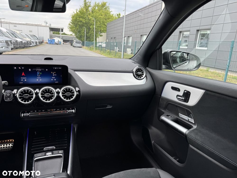 Mercedes-Benz GLA 220 mHEV 4-Matic AMG Line 8G-DCT - 14
