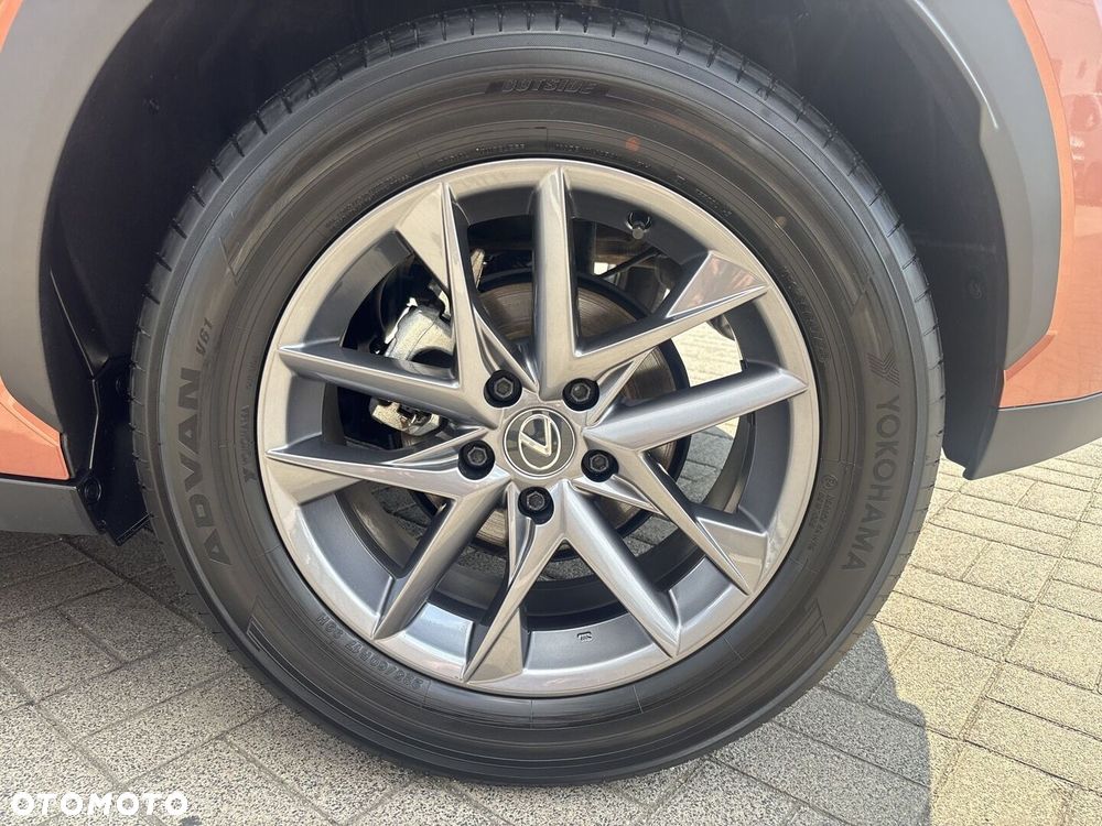 Lexus LBX 1.5 Hybrid - 19