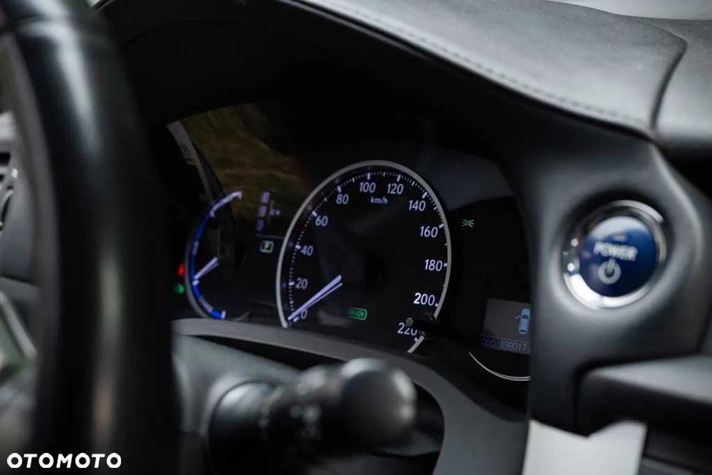 Lexus CT 200h Impression Line - 18