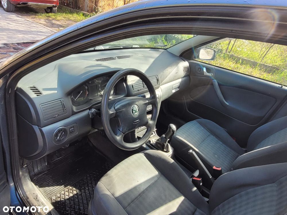 Skoda Octavia 1.6 GLX - 5