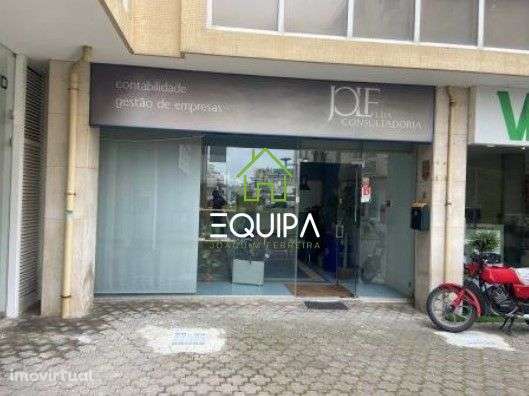 Loja licenciada para comércio e serviços, no centro da cidade de San - Grande imagem: 3/10