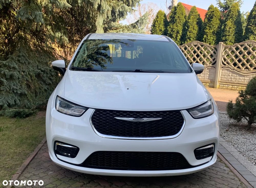 Chrysler Pacifica - 1