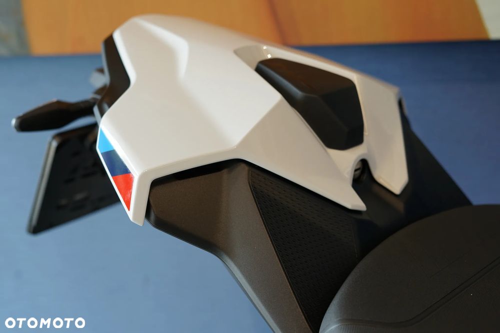BMW S - 20