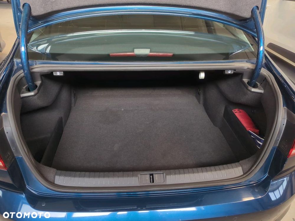 Volkswagen Passat 2.0 TDI EVO Business DSG - 20