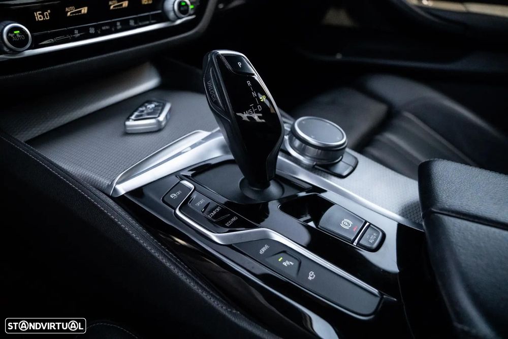 BMW 530 e iPerformance Pack M - 23