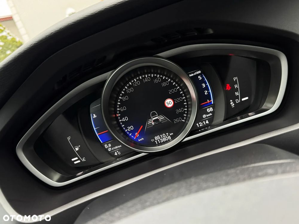 Volvo V40 D3 Geartronic RDesign - 34