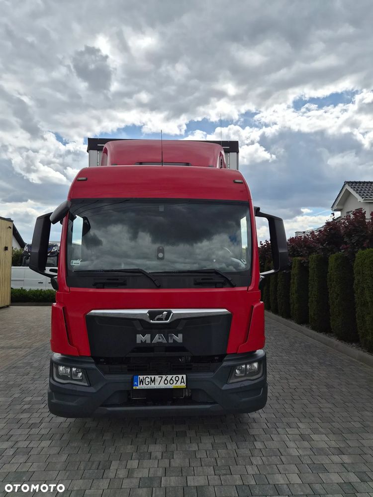 MAN TGL 12.250 KABINA LX DWA LÓŻKA + 23 PALETY - 36
