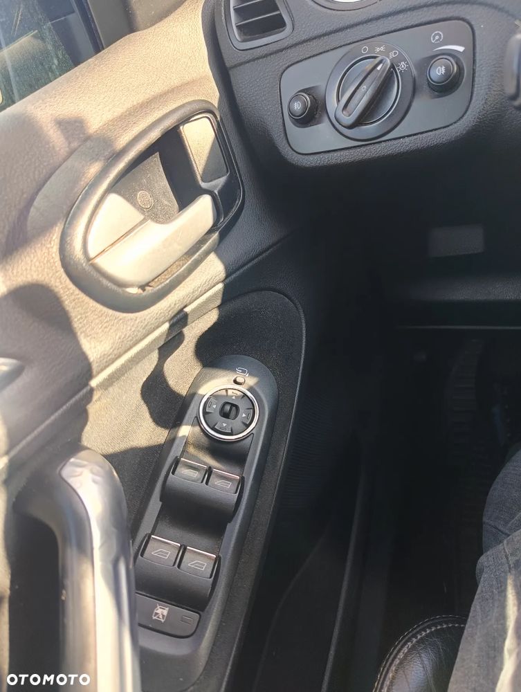 Ford Galaxy 2.2 TDCi DPF Titanium - 17