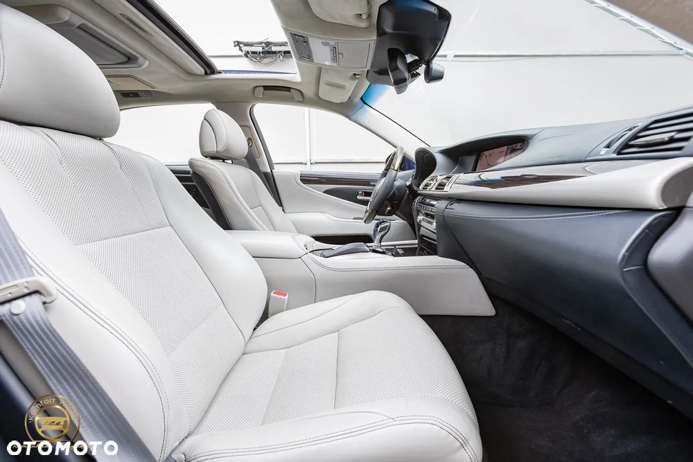 Lexus LS - 11