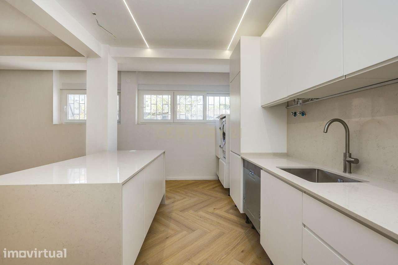 T1 TOTALMENTE REMODELADO, COM SUITE E ARRECADAÇÃO, A 6 MIN A PÉ DO MET - Grande imagem: 4/27