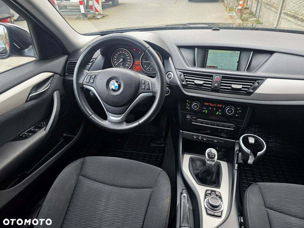 BMW X1 sDrive16d xLine - 17