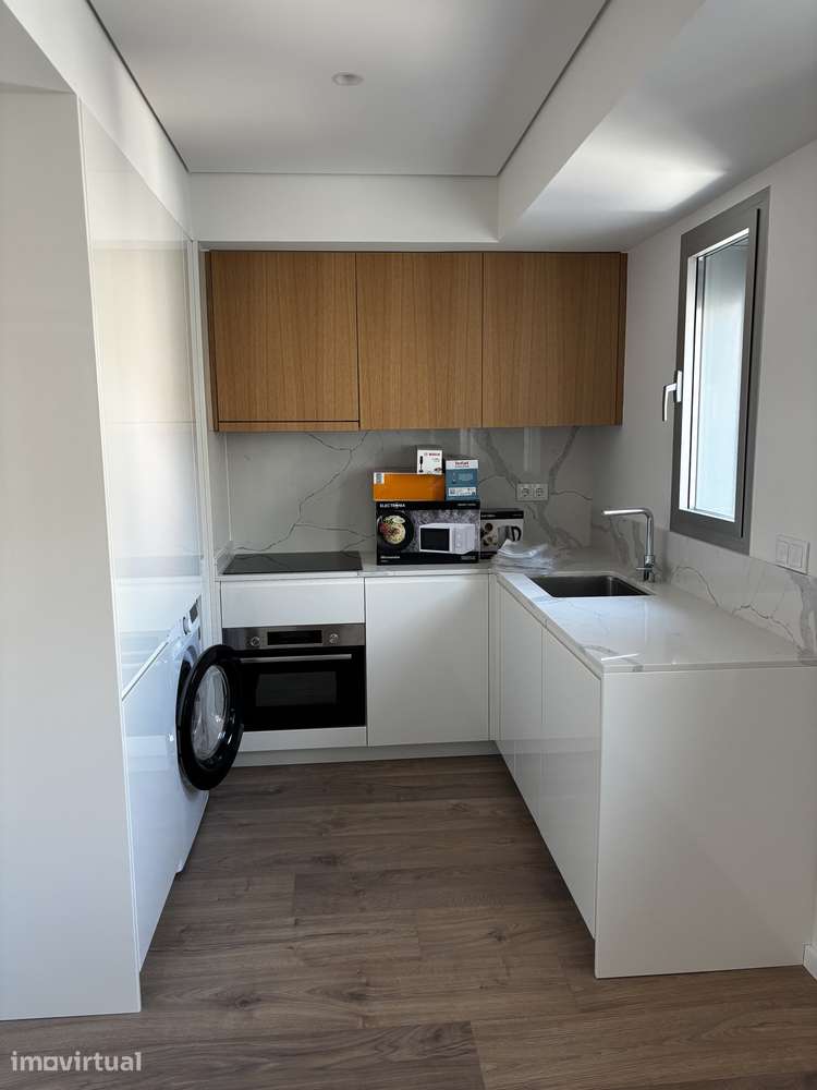 T1 Moderno com Ar Condicionado junto ao metro - Grande imagem: 2/9