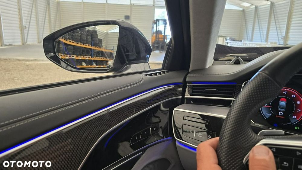 Audi S8 - 33