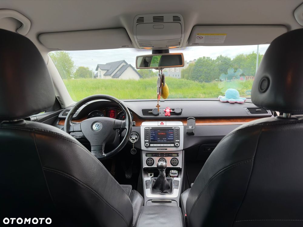 Volkswagen Passat 2.0 TDI 4Motion Highline - 32