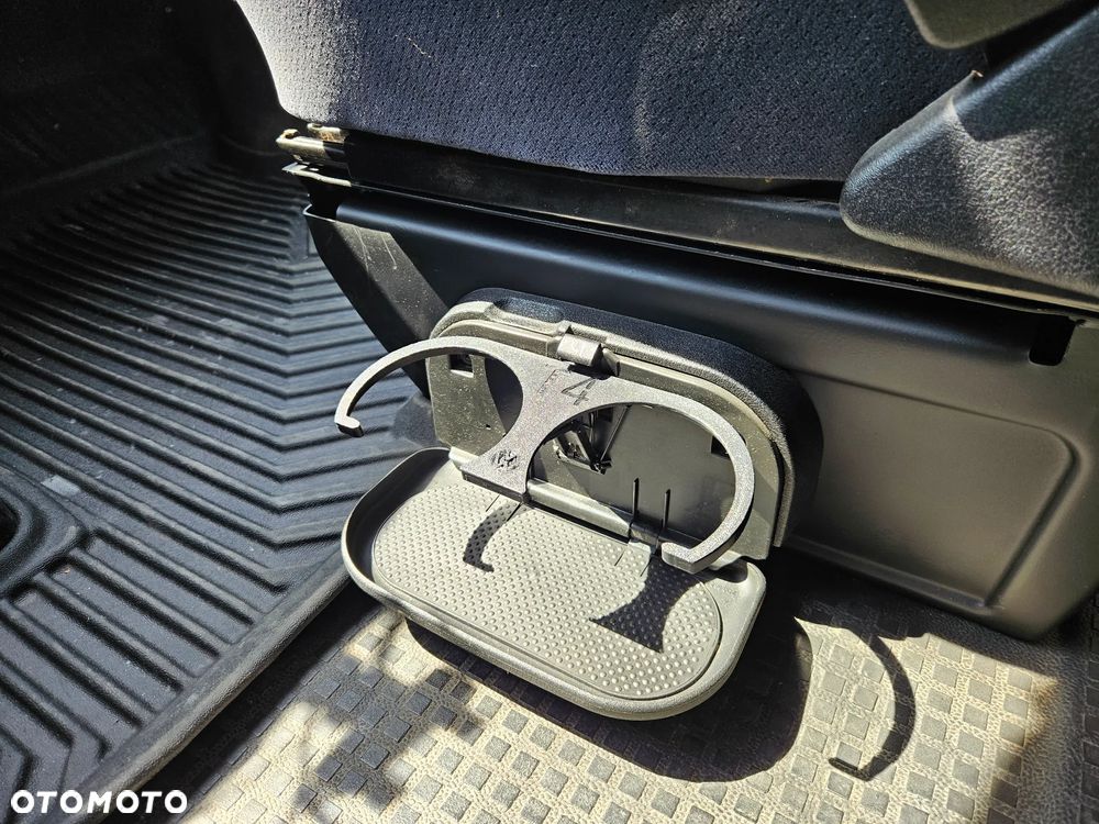 Volkswagen Caravelle - 15