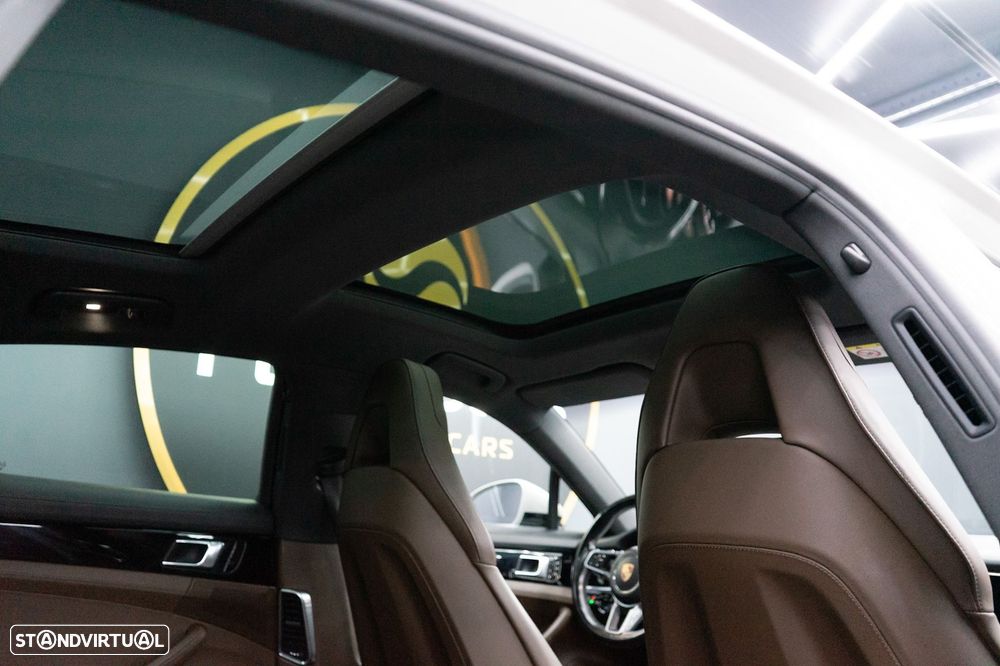 Porsche Panamera 4 E-Hybrid - 59