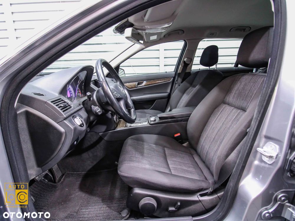 Mercedes-Benz Klasa C 180 CGI Automatik BlueEFFICIENCY Elegance - 12