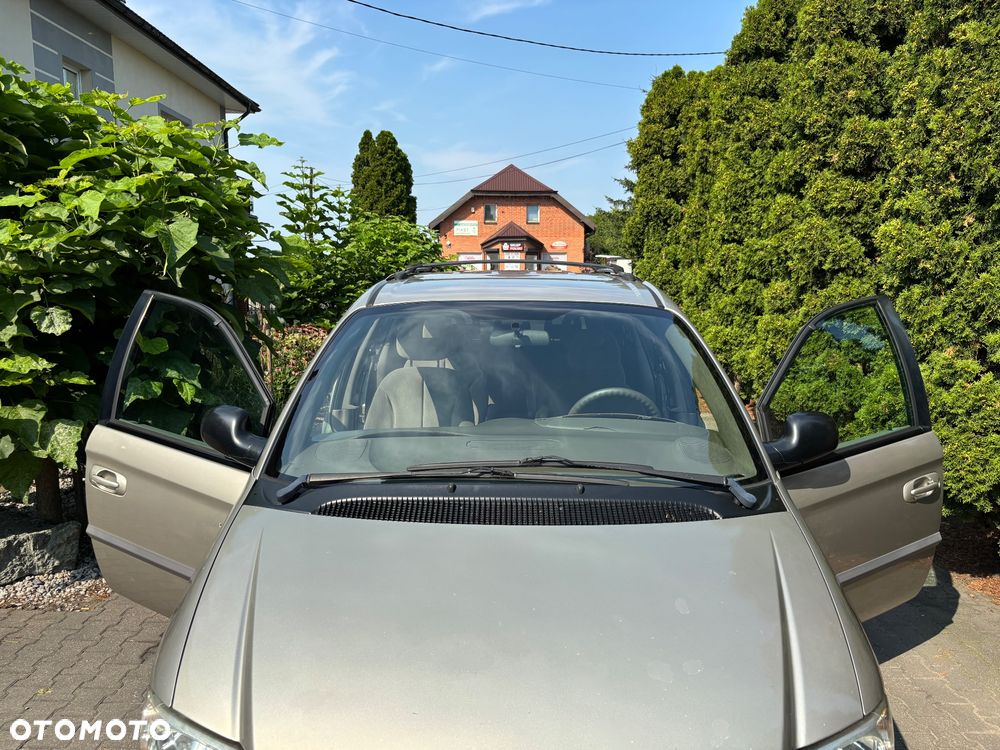 Chrysler Grand Voyager - 12