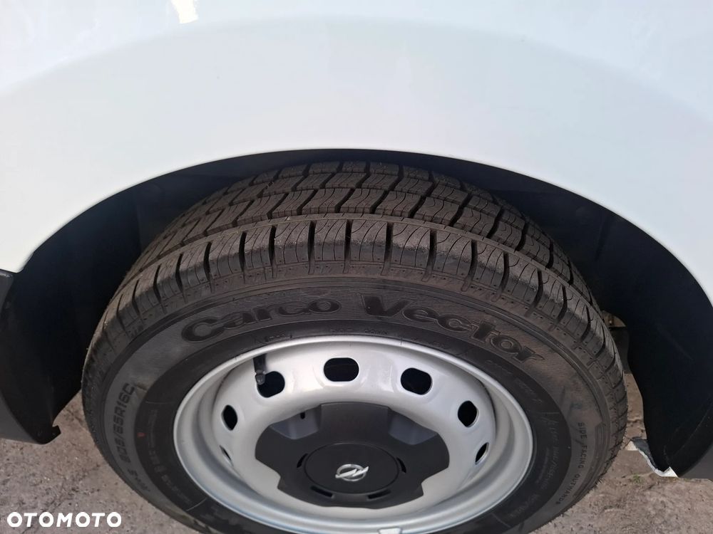 Opel Vivaro 2018 L2H2 MAXI * klima 3osobowy - 37