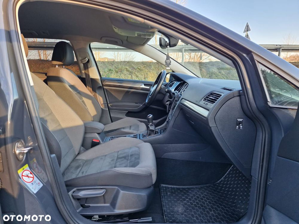 Volkswagen Golf - 14