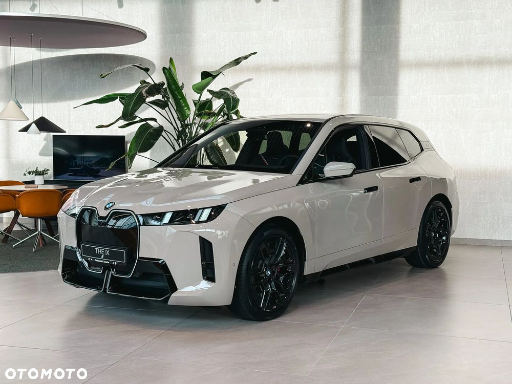 BMW iX xDrive45