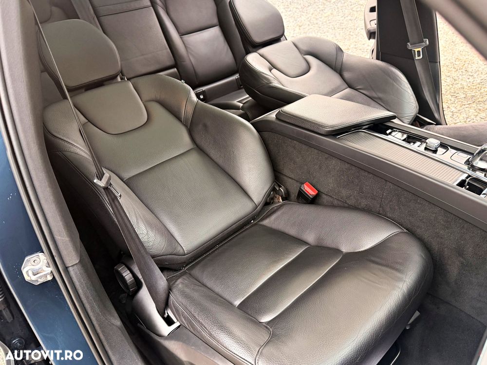 Volvo XC 60 Recharge T8 Twin Engine eAWD Polestar Engineered - 28