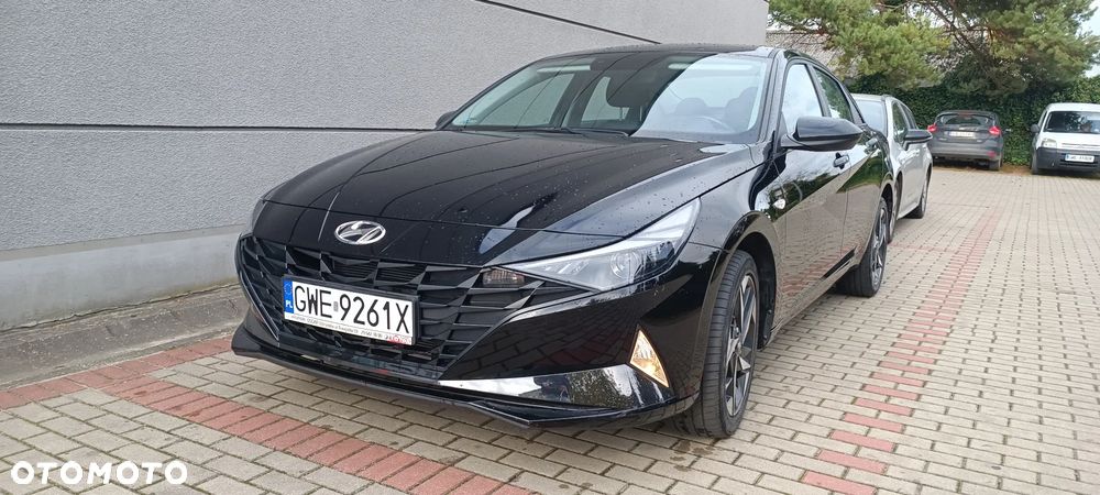 Hyundai Elantra - 4
