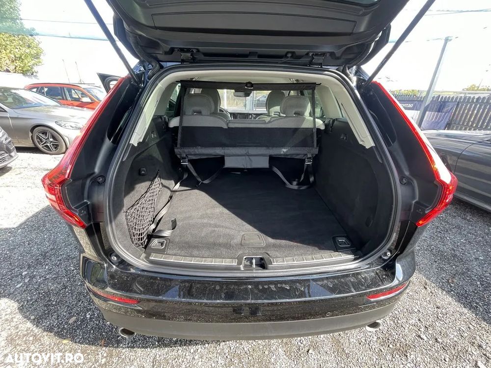 Volvo XC 60 B5 MHEV AT8 AWD Momentum Pro - 14