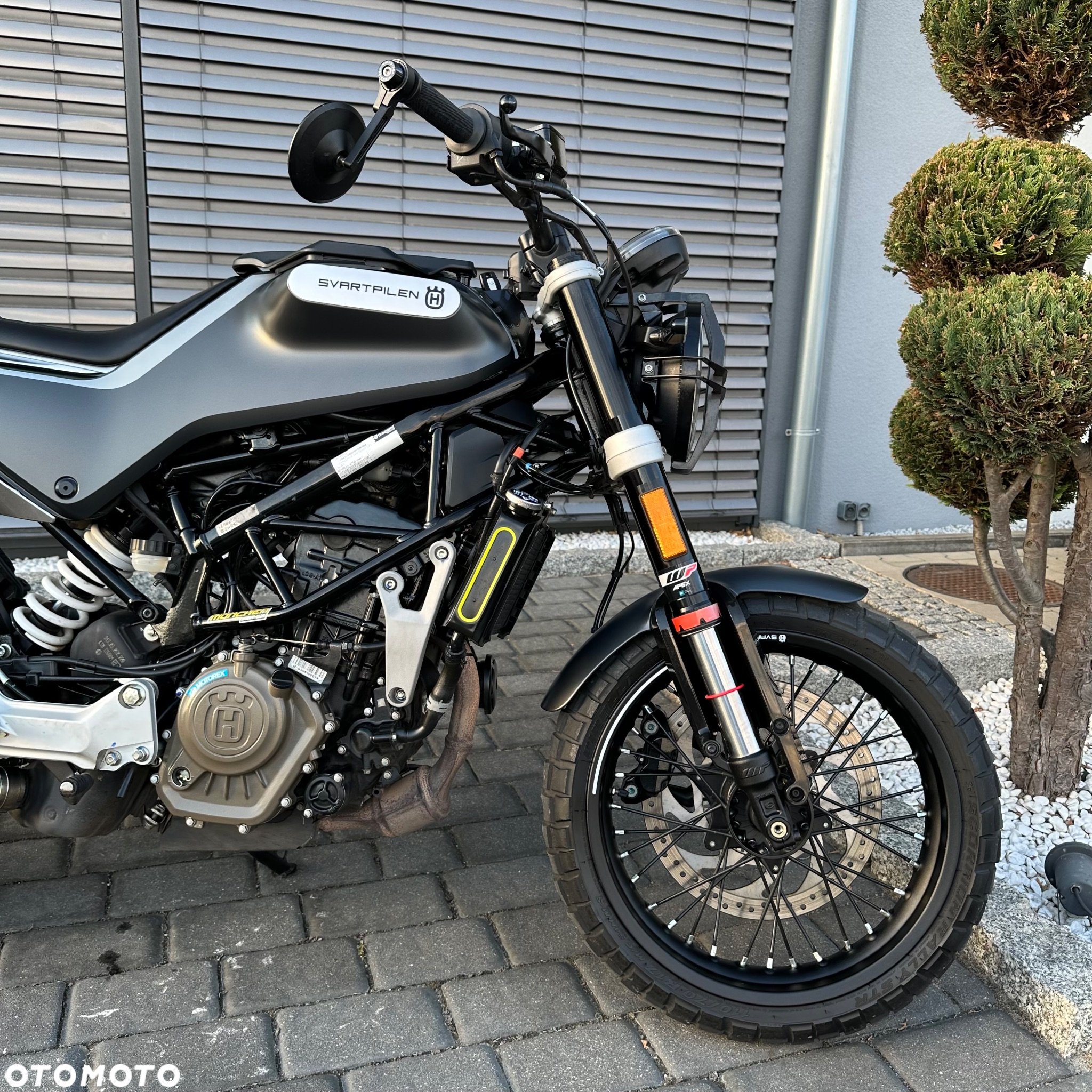 Husqvarna Svartpilen - 4