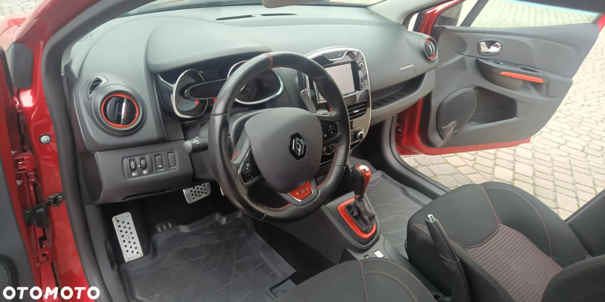 Renault Clio 1.6 Turbo R.S EDC Sport - 8