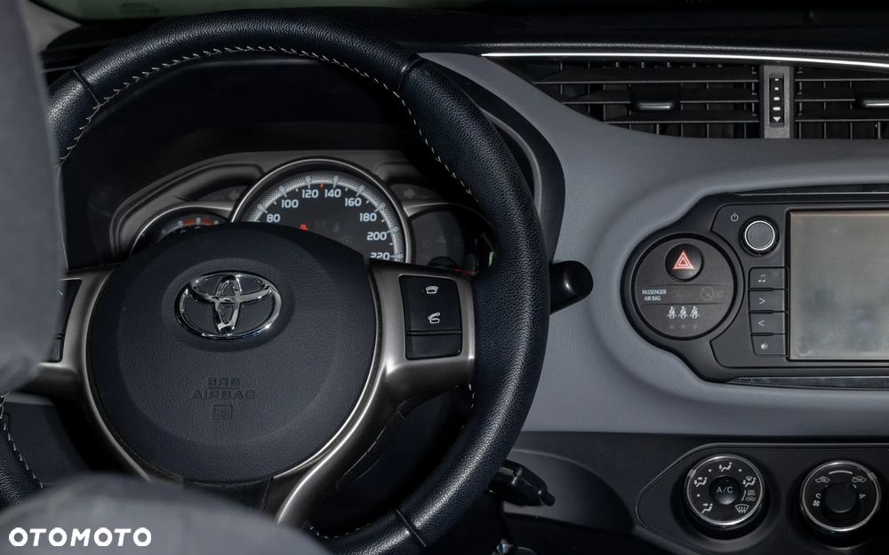 Toyota Yaris 1.33 Premium - 6