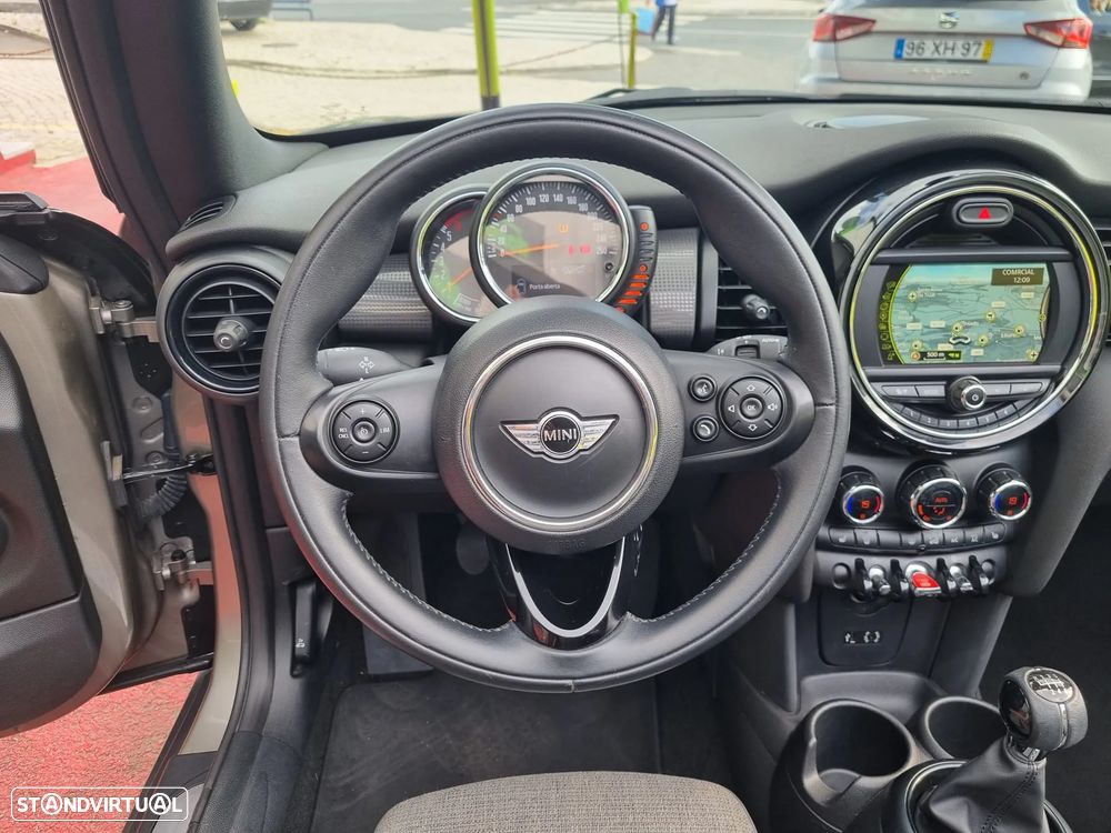 MINI Cabrio Cooper D - 12