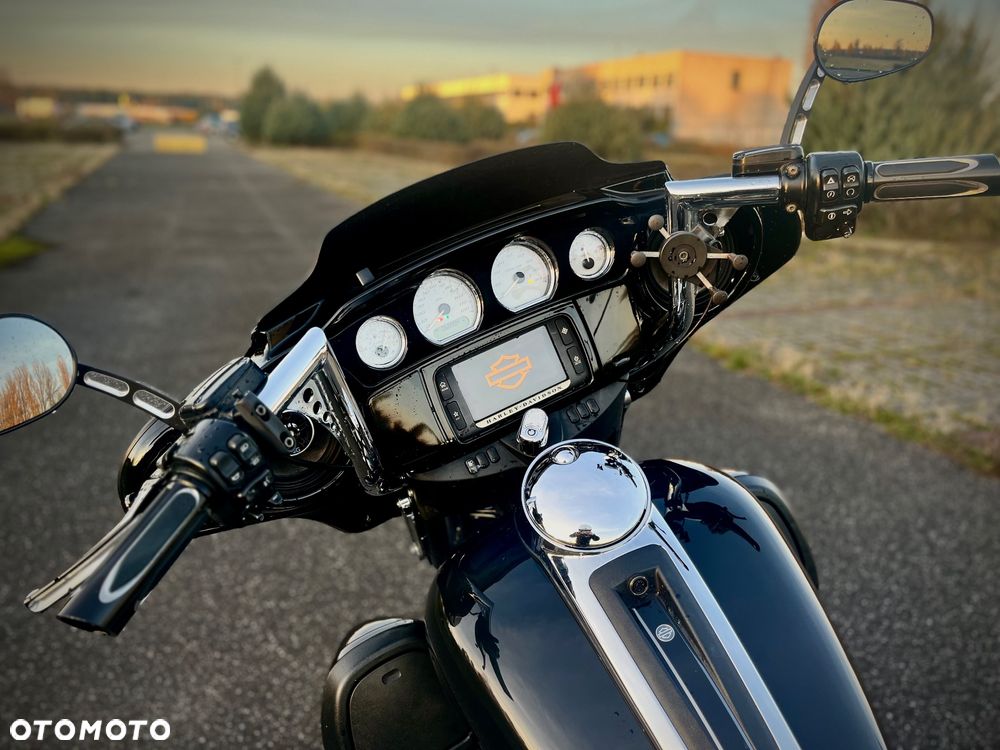 Harley-Davidson FLH Electra Glide - 4