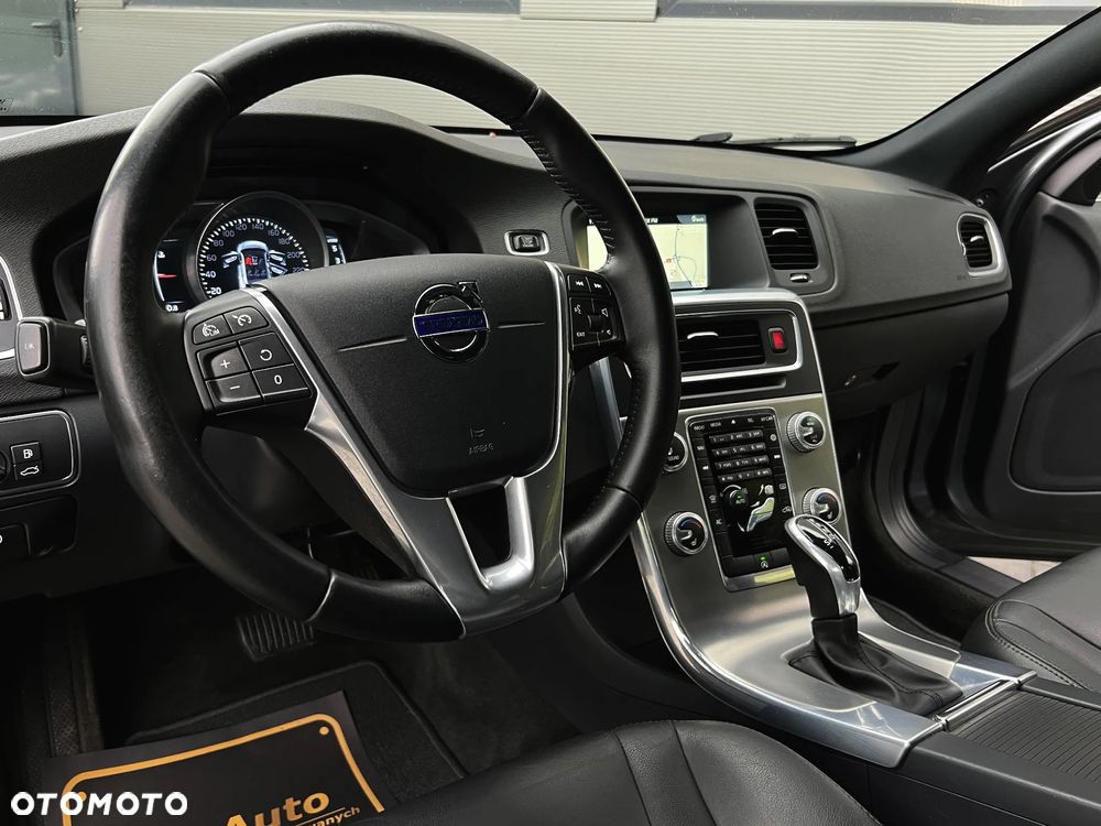 Volvo V60 D4 Drive-E Momentum - 22