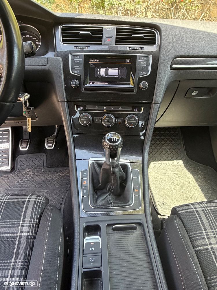 VW Golf 2.0 TDI GTD - 10