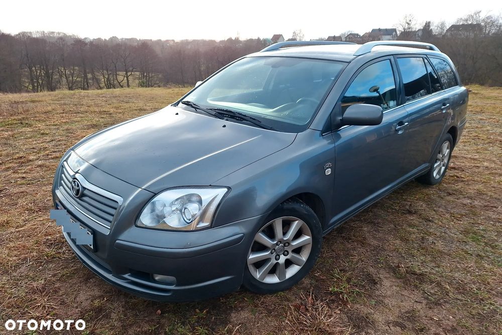 Toyota Avensis - 1