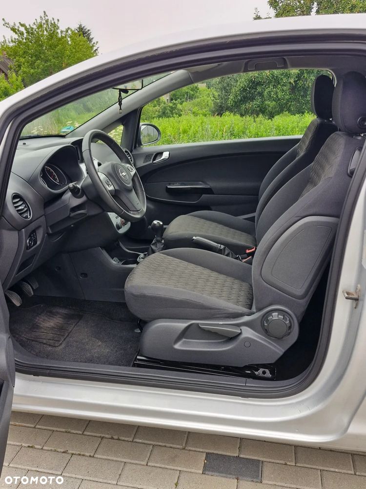 Opel Corsa 1.4 16V Innovation - 13