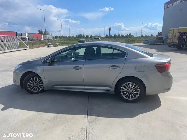 Toyota Avensis 1.8 Executive - 6