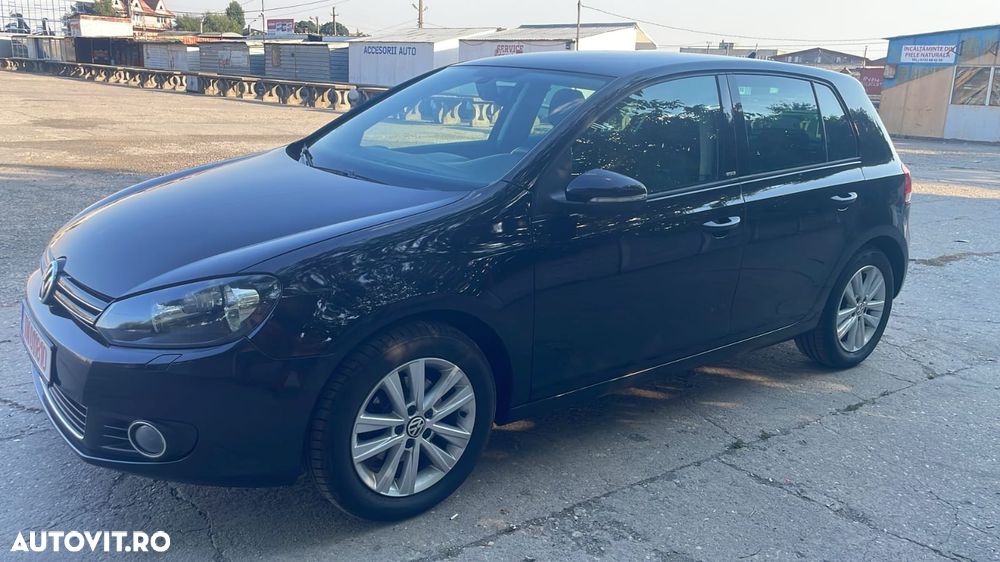 Volkswagen Golf - 1