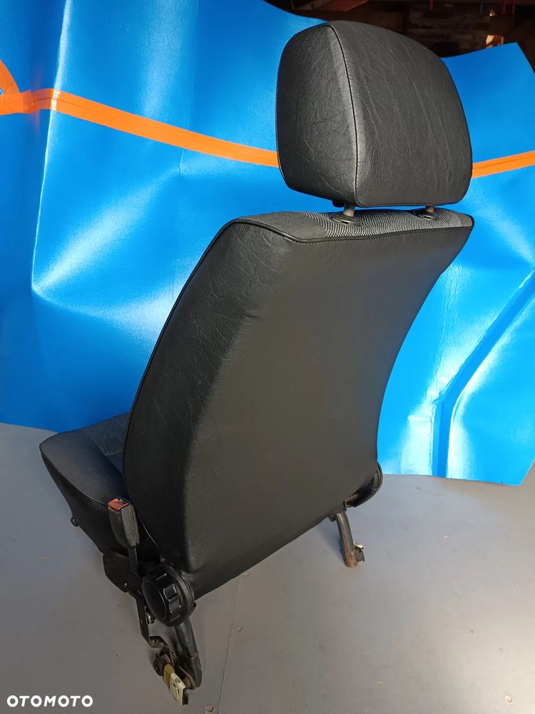 Volkswagen Golf 1.8 GL - 7