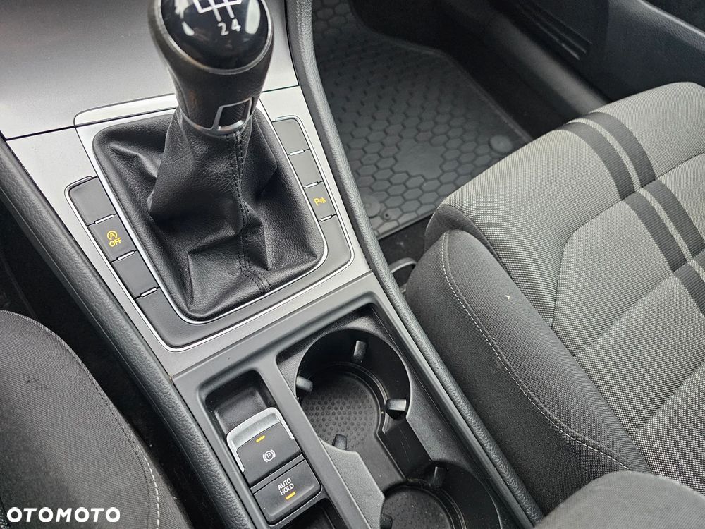 Volkswagen Golf VII 1.6 TDI BlueMotion Trendline - 21