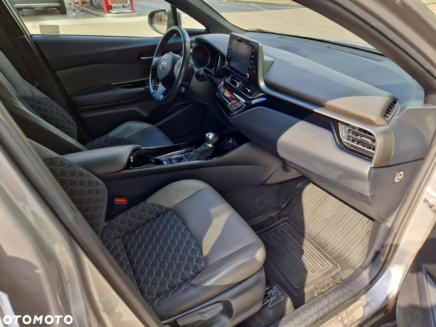 Toyota C-HR - 15
