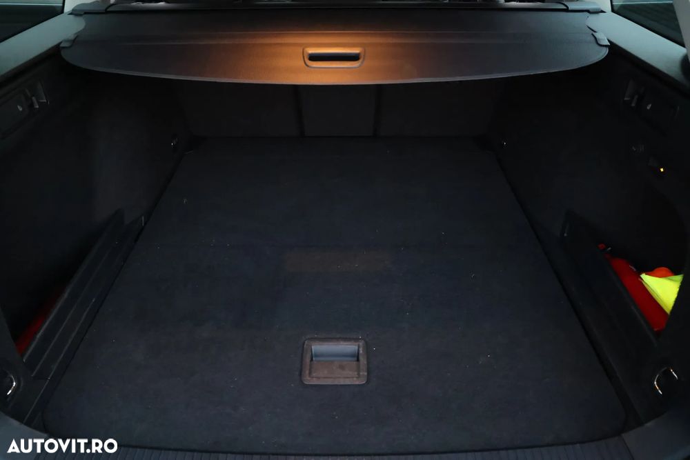 Volkswagen Passat 2.0 TDI SCR Comfortline - 25