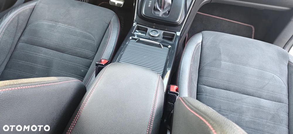 Ford Kuga - 32