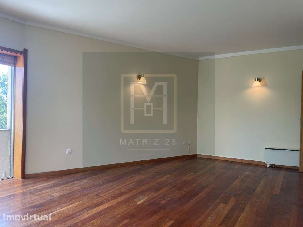 APARTAMENTO T2 | VARANDA | LUGAR GARAGEM | RAMALDE | PORTO - Grande imagem: 4/21