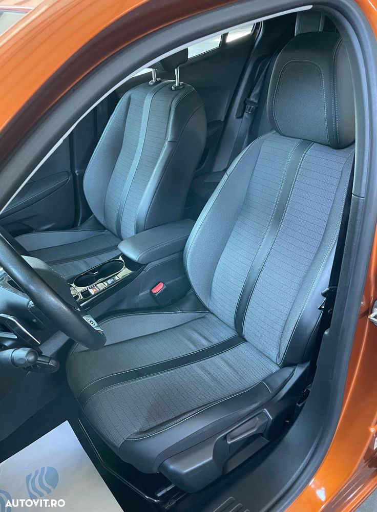 Peugeot 2008 1.2 L PureTech STT EAT8 GT Line - 31