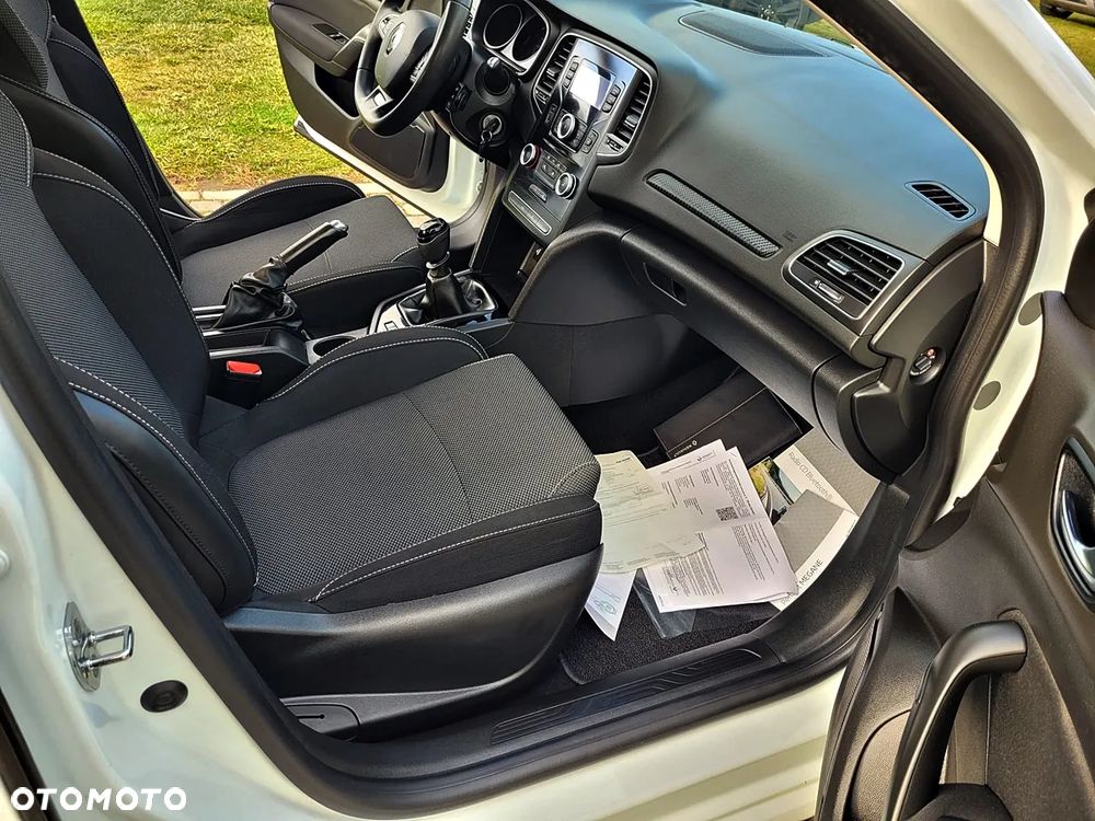 Renault Megane TCe 115 GPF LIFE - 27
