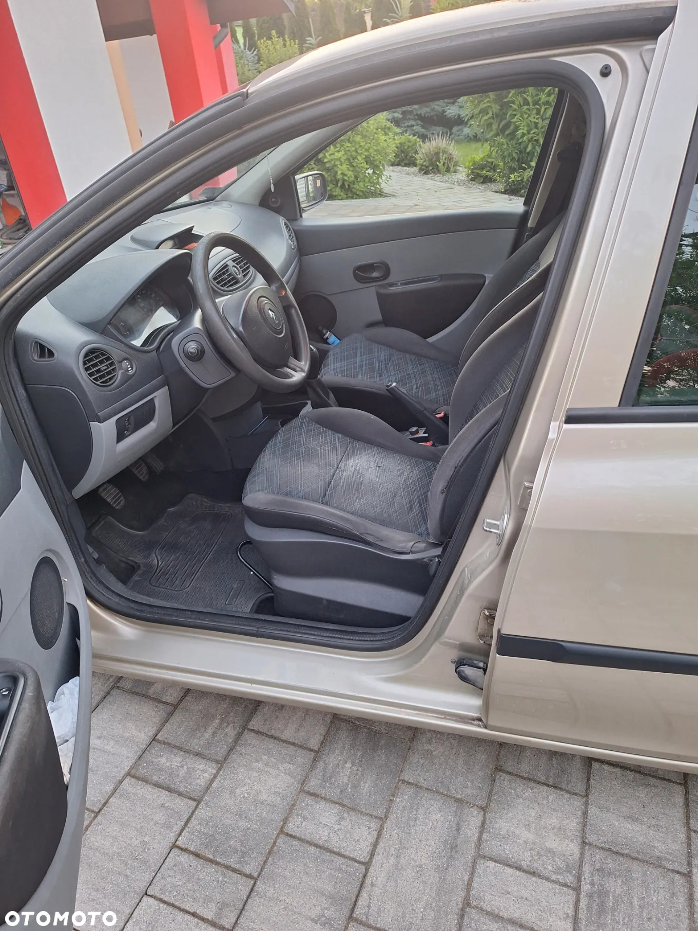 Renault Clio 1.2 16V Authentique - 2
