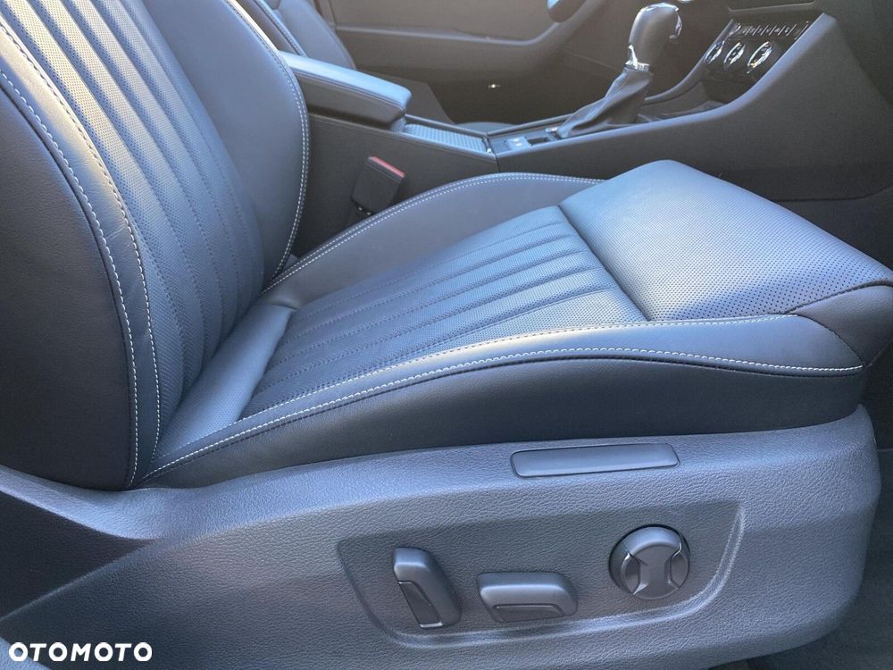 Skoda Superb 2.0 TDI SCR Style DSG - 24