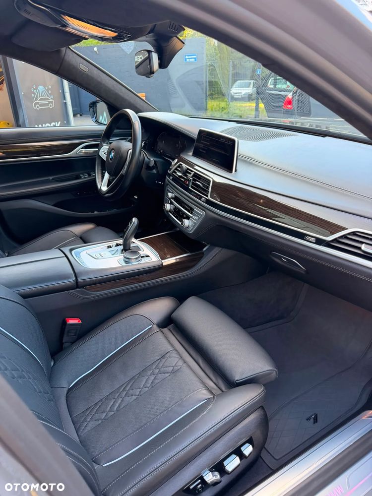 BMW Seria 7 750d xDrive - 10